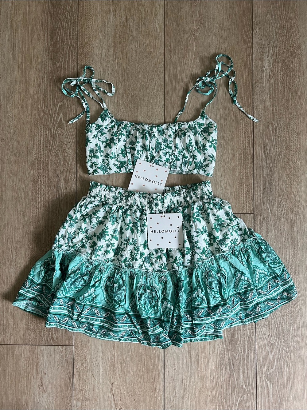 NWT Hello Molly Green Floral Pattern Two Piece Set Crop Top and Skirt size M - Picture 2 of 8